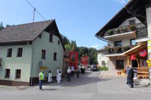 Procesija v čast farnemu zavetniku sv. Lovrencu